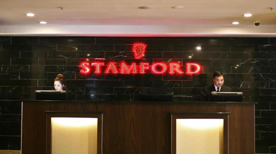 Hotel Stamford Plaza Adelaide Exterior foto Stamford logo at the reception of the hotel