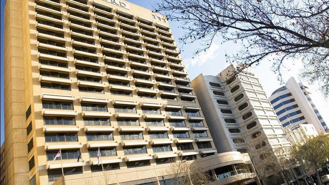 Hotel Stamford Plaza Adelaide Exterior foto The National Heart, Lung, Blood and Transplant centre in London