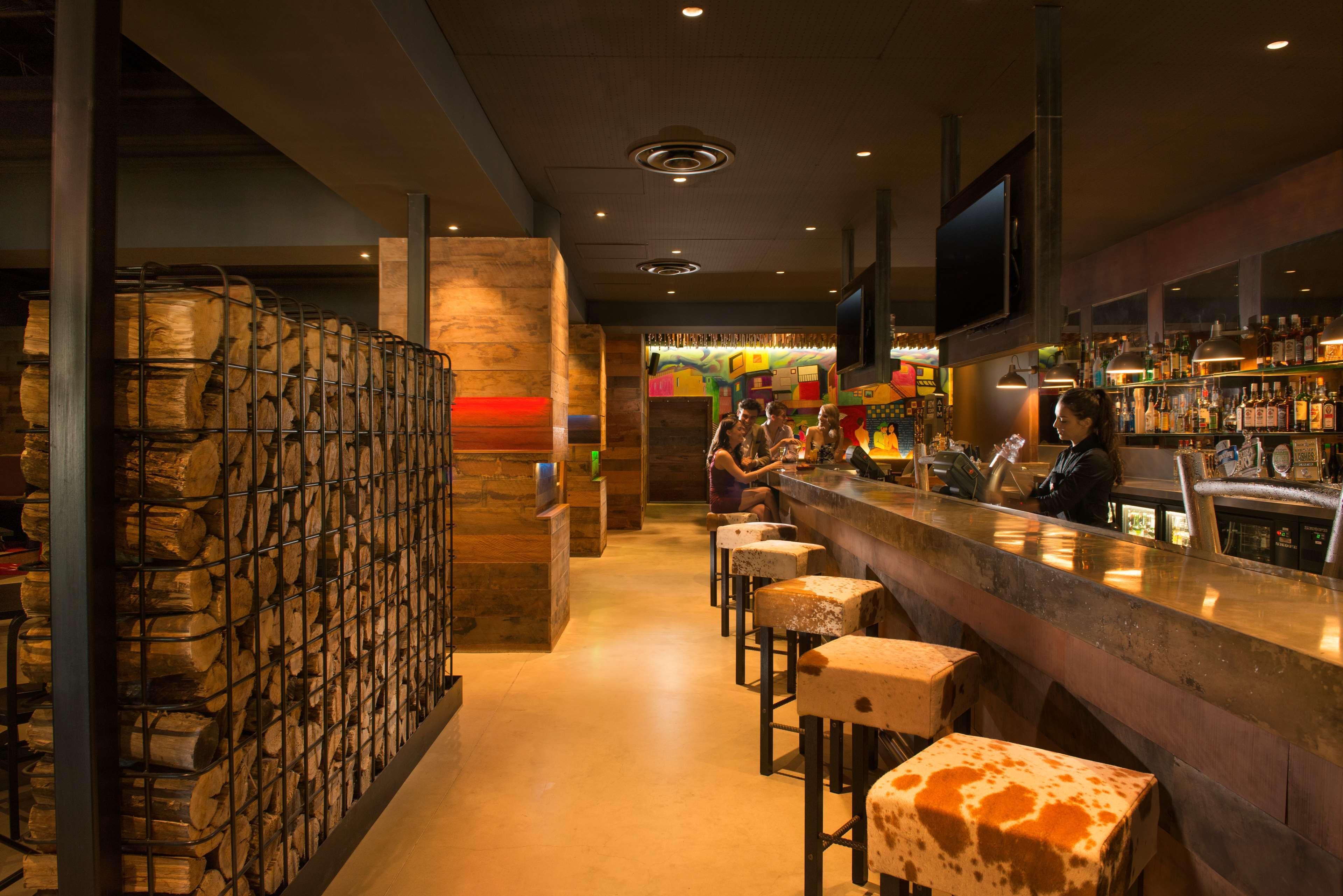 Hotel Stamford Plaza Adelaide Exterior foto Interior of a typical restaurant