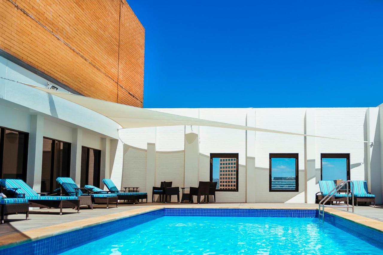 Hotel Stamford Plaza Adelaide Exterior foto The pool at the W Doha