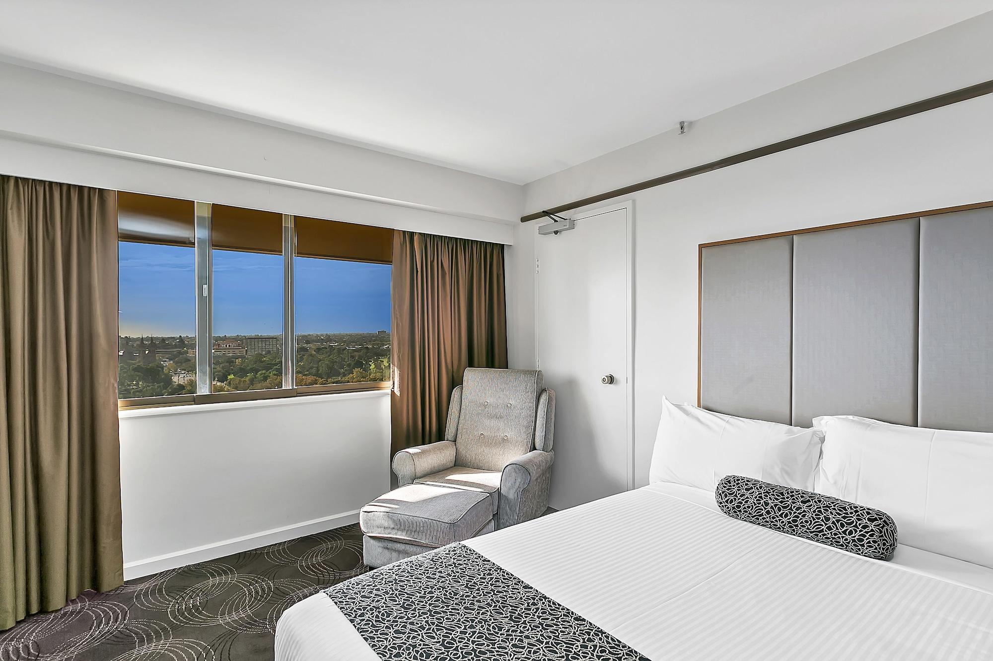 Hotel Stamford Plaza Adelaide Exterior foto A room at the hotel